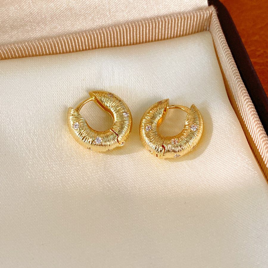 Zircon geometric round pattern ear buckle personality temperament cold style fashion earrings light luxury high-end earrings wholesale