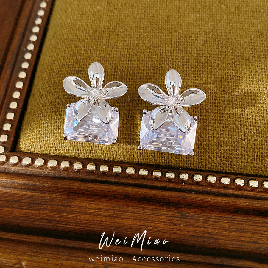 Real gold electroplated silver needle flower inlaid zircon square stud earrings simple temperament versatile earrings light luxury high-end earrings