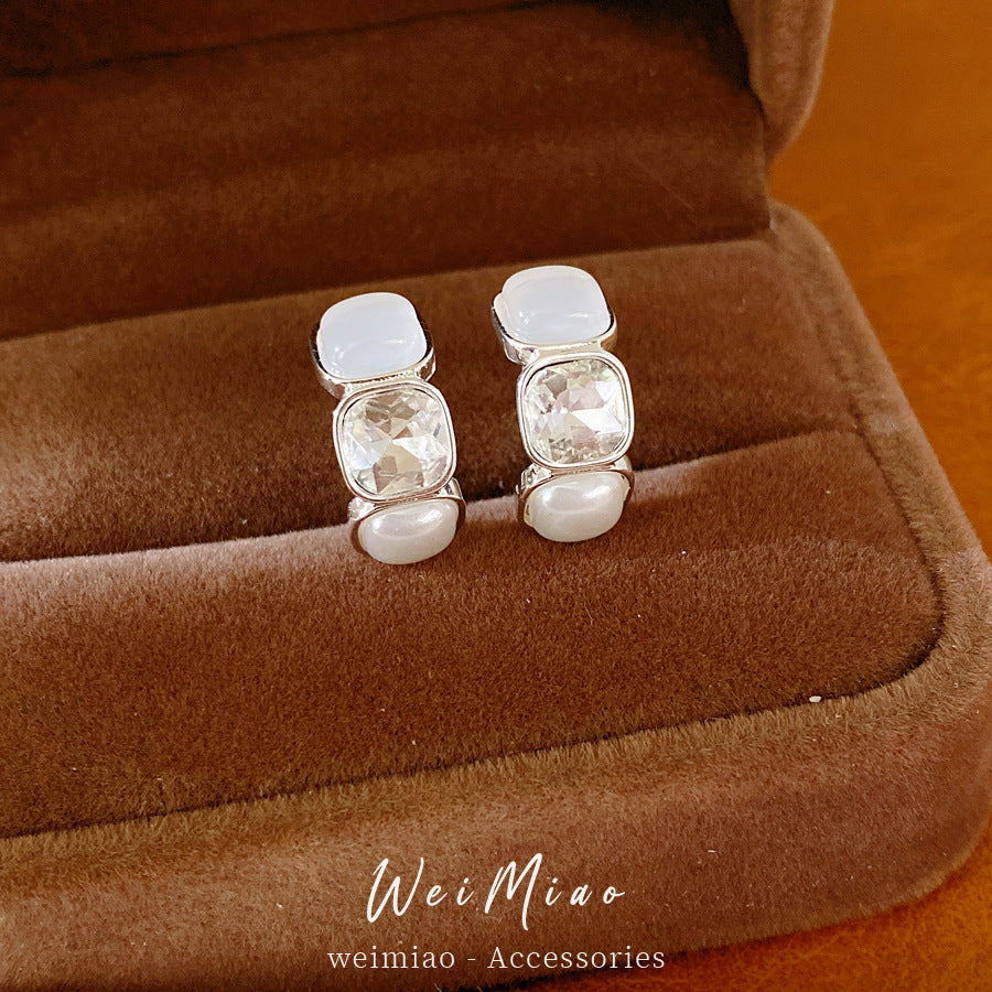 Diamond-set geometric square round pearl ear buckle minimalist style personalized temperament earrings light luxury high-end earrings wholesale
