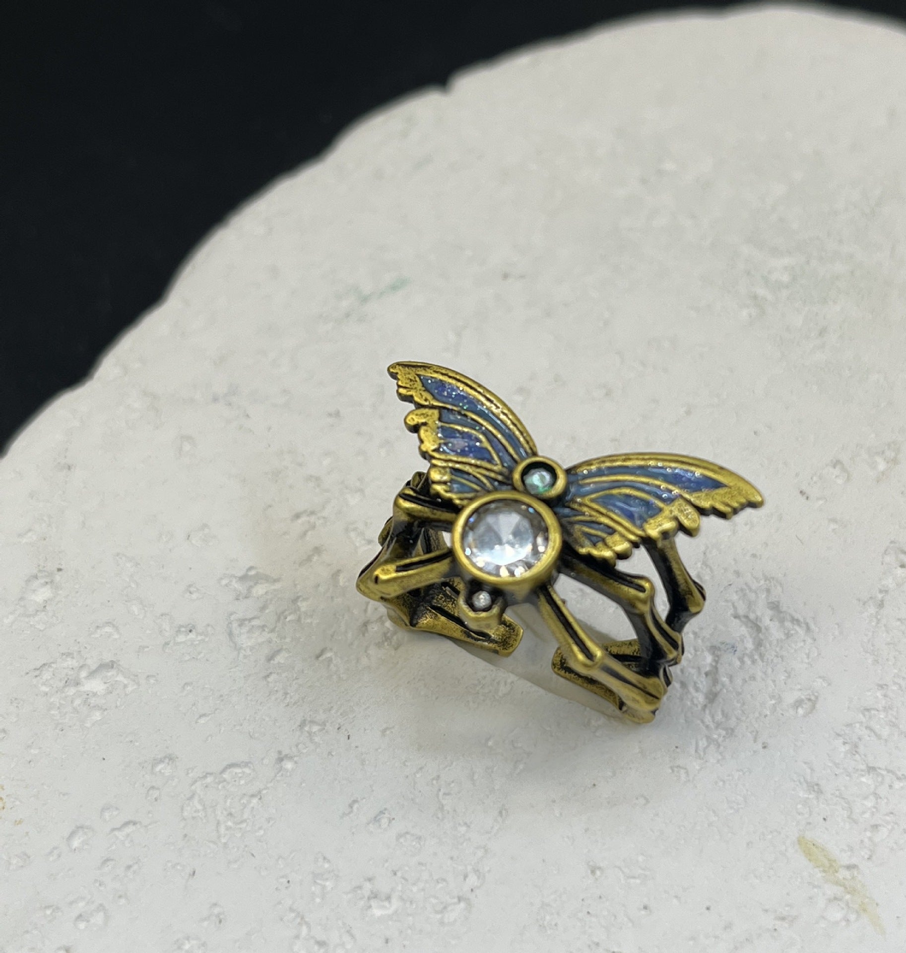 Fire does not change color, sand gold material, black dye, retro ring, forest style, psychedelic glue, butterfly, high-looking, western-style jewelry
