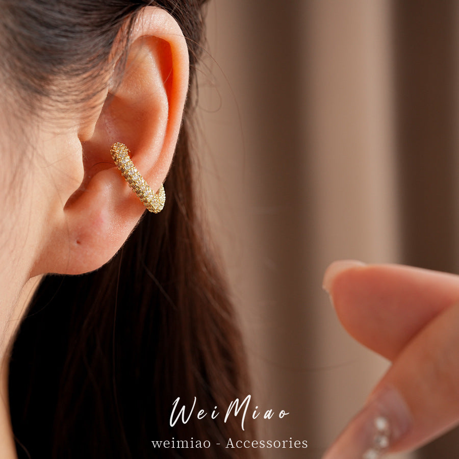 Zircon heart-shaped ear clips for women without ear piercings, simple and fashionable personalized versatile earrings, light luxury high-end earrings wholesale