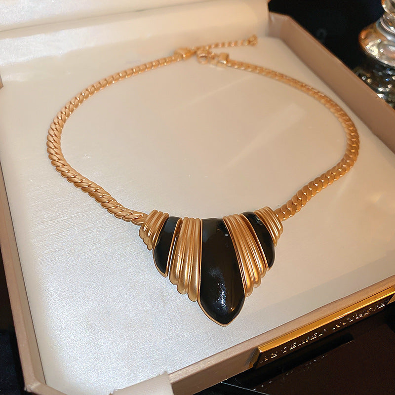 Vintage Luxury Diamond Drop Clavicle Chain Necklace - Retro Palace Style Premium Jewelry for Women