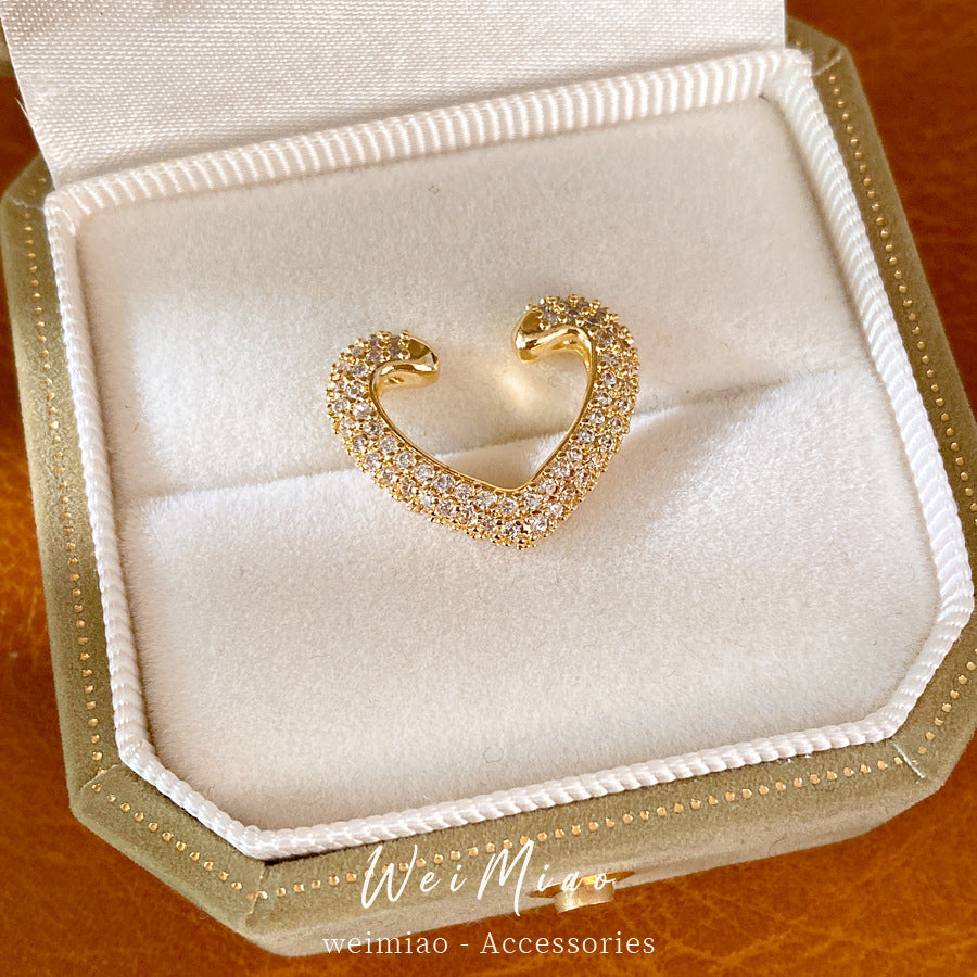 Zircon heart-shaped ear clips for women without ear piercings, simple and fashionable personalized versatile earrings, light luxury high-end earrings wholesale