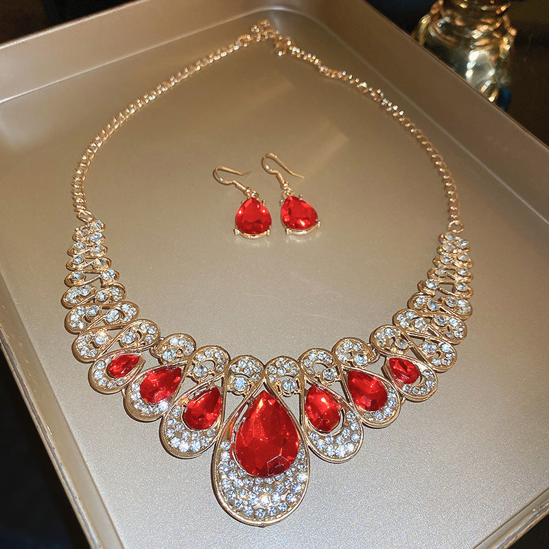 Vintage Luxury Diamond Drop Clavicle Chain Necklace - Retro Palace Style Premium Jewelry for Women