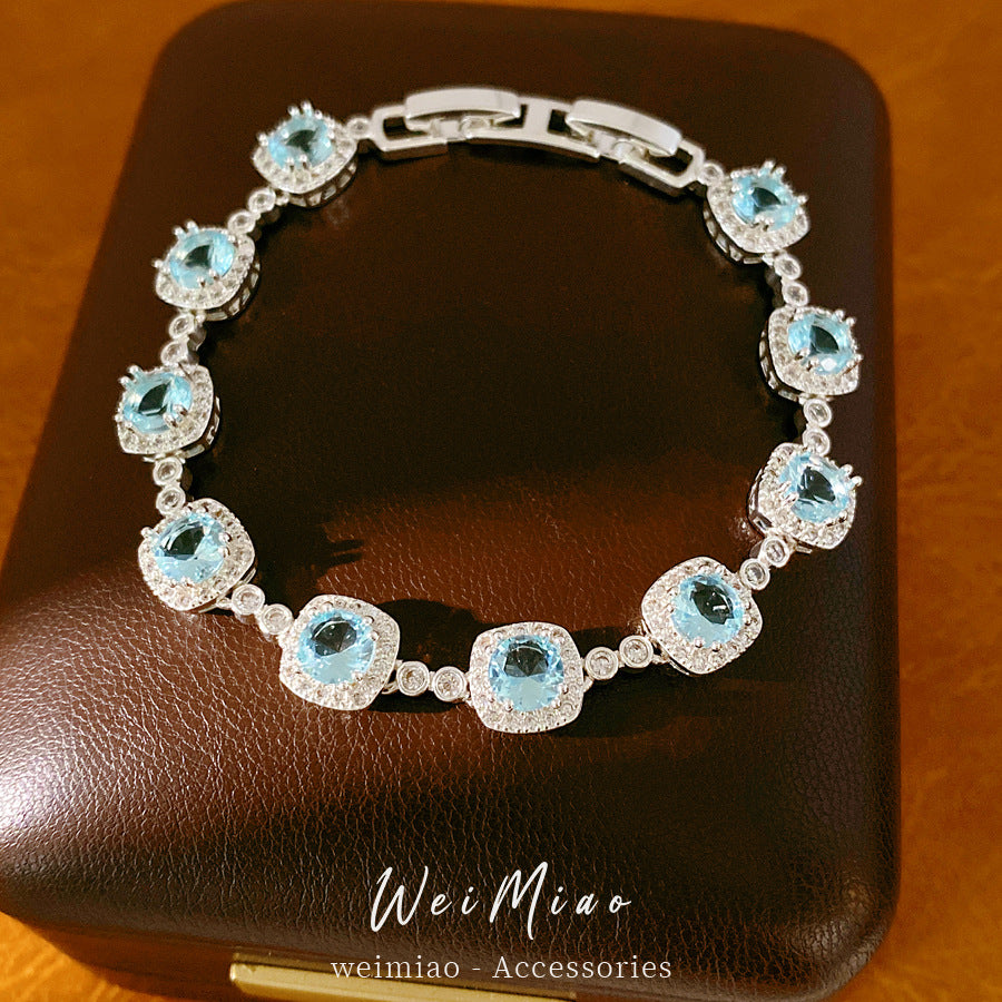 Blue zircon square buckle bracelet, light luxury niche bracelet, fresh temperament, versatile fashion and high-end jewelry.