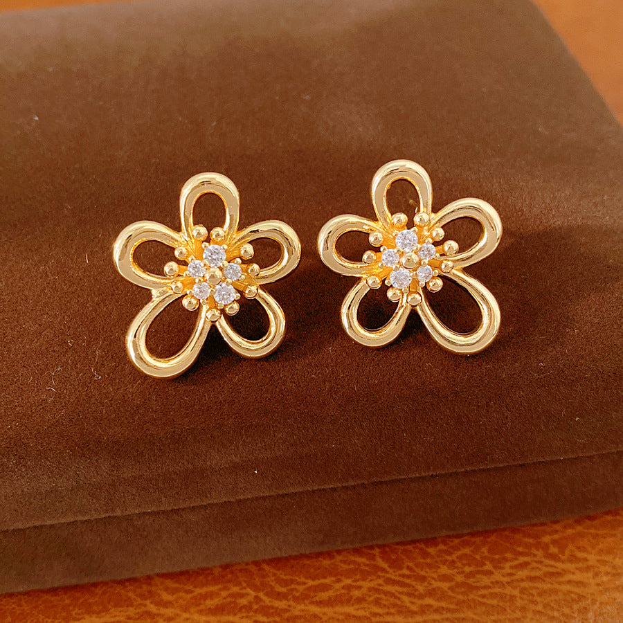 18k real gold electroplated zirconium hollow flower necklace light luxury niche collarbone chain personalized temperament high-end jewelry set