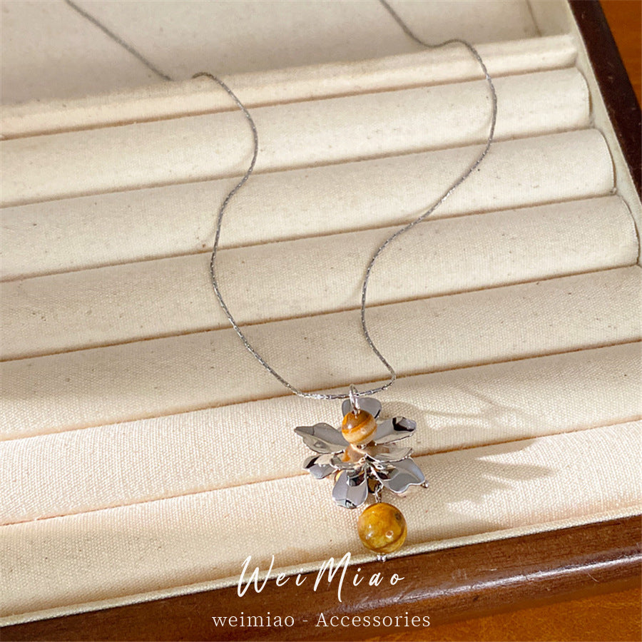 Stone Flower Grape Necklace Casual Temperament Fashion Personality Versatile Sweater Chain High Sense Light Luxury Necklace Wholesale