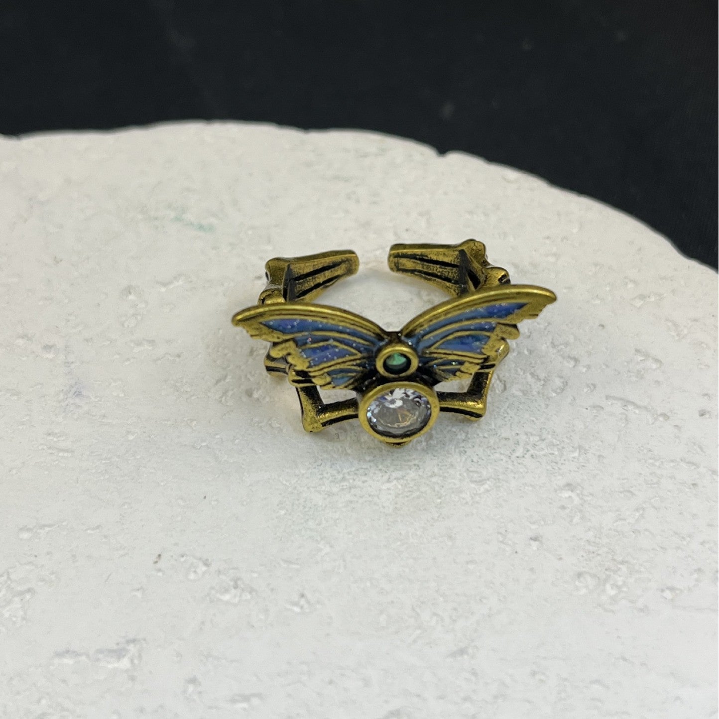Fire does not change color, sand gold material, black dye, retro ring, forest style, psychedelic glue, butterfly, high-looking, western-style jewelry