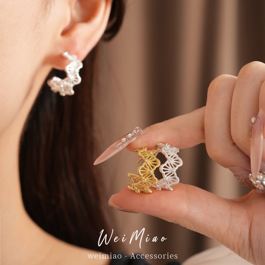 Silver needle inlaid zircon hollow round lace stud earrings personality temperament fashion versatile earrings light luxury high sense earrings