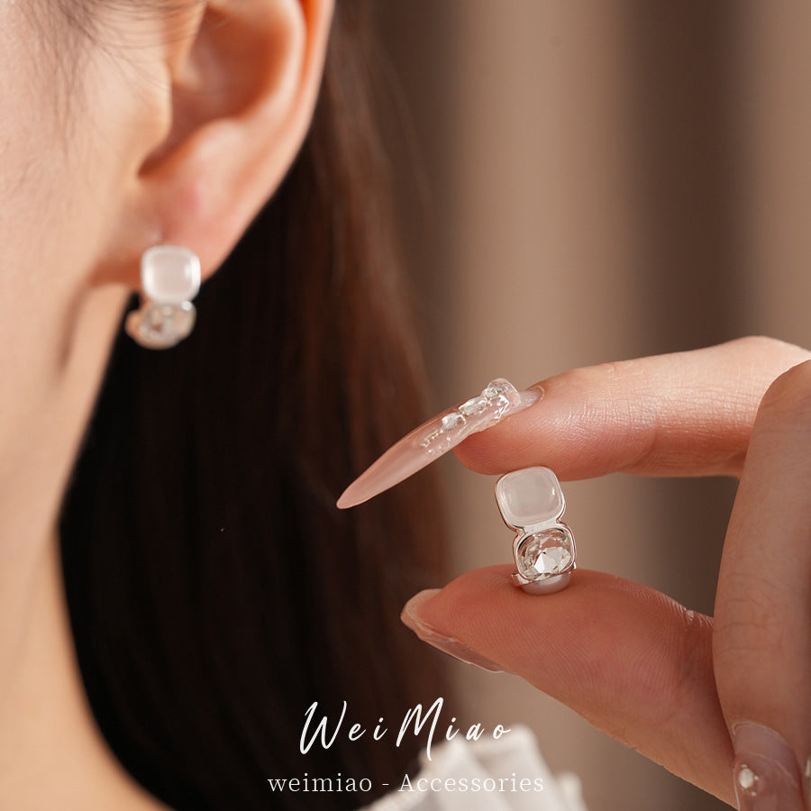 Diamond-set geometric square round pearl ear buckle minimalist style personalized temperament earrings light luxury high-end earrings wholesale