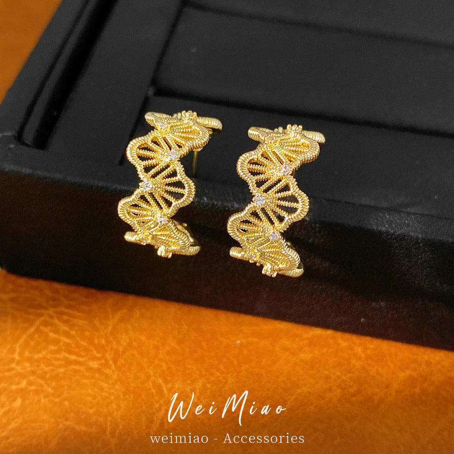 Silver needle inlaid zircon hollow round lace stud earrings personality temperament fashion versatile earrings light luxury high sense earrings