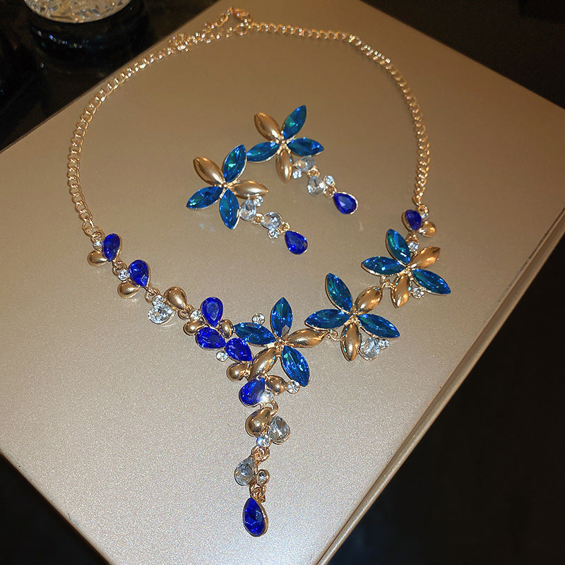 Vintage Luxury Diamond Drop Clavicle Chain Necklace - Retro Palace Style Premium Jewelry for Women