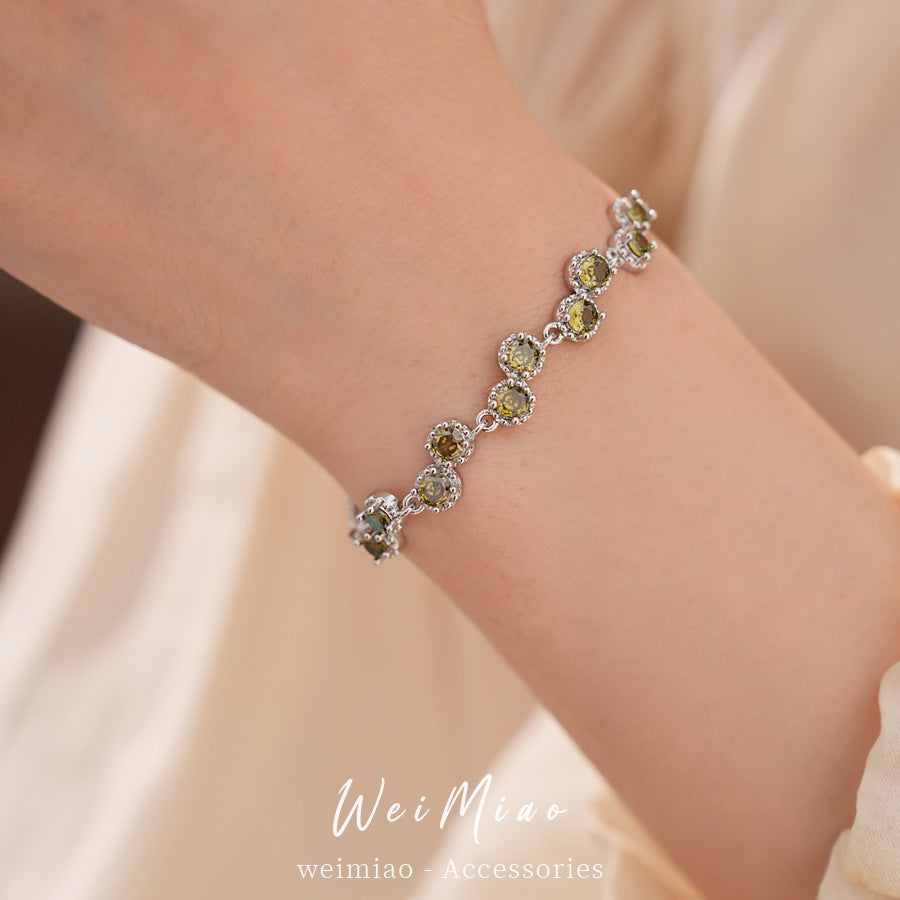 Zircon-encrusted geometric round bracelet light luxury niche high-end bracelet simple temperament versatile jewelry wholesale